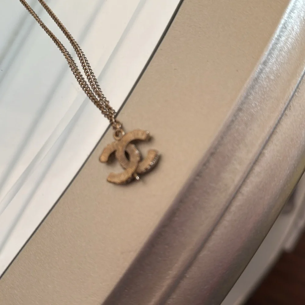 🛑 SOLD 🛑 Chanel 🖤 black enamel pendant necklace 18” • excellent condition - Picture 6 of 7